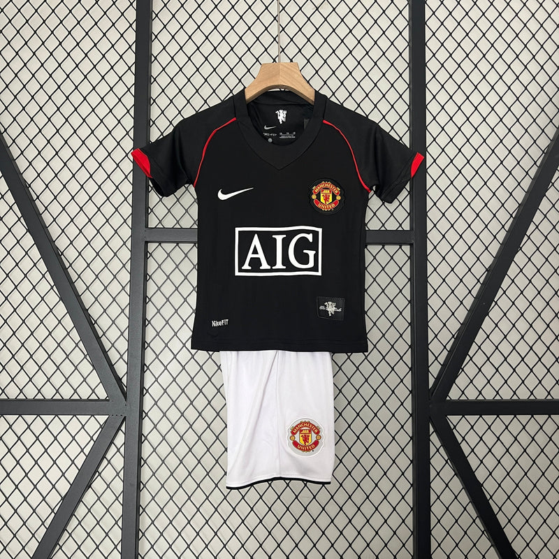 MANCHESTER UNITED BLACK 07/08 CHILDREN'S SET (RETRO) 