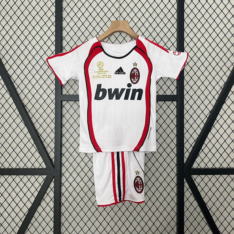 MILAN II 06/07 LIMITED EDITION CHAMPIONS LEAGUE KIDS KIT (RETRO) 